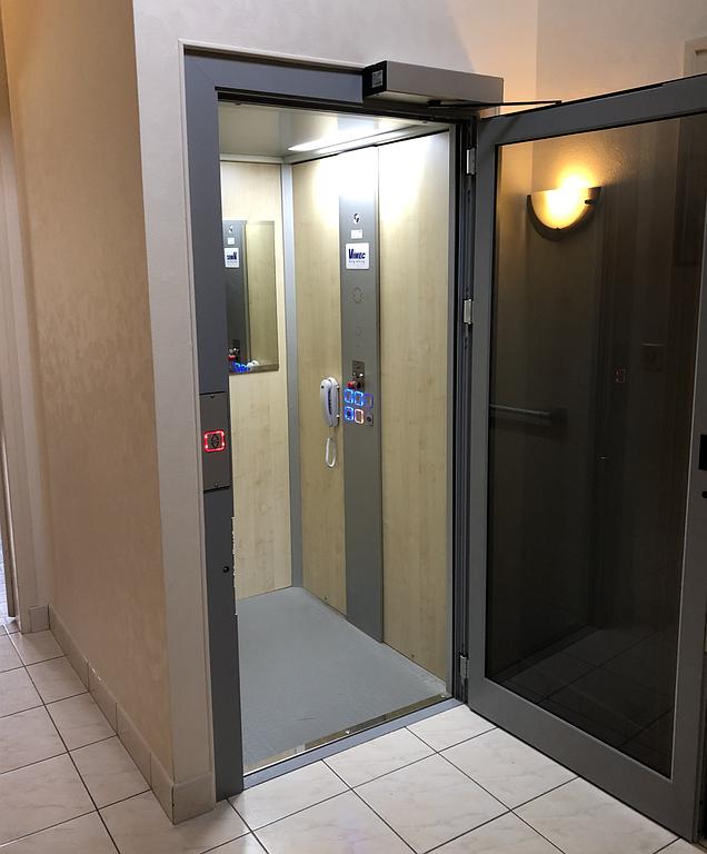 ascenseur interieur josselin